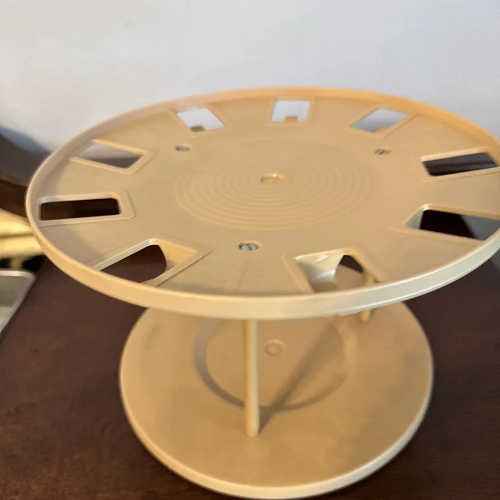 Bee Plastic S-665 Carousel Lazy Susan Cup & Plate Holder Vintage USA
